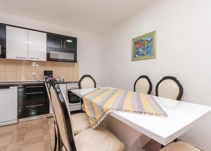 Дом отдыха Four-bedroom In
