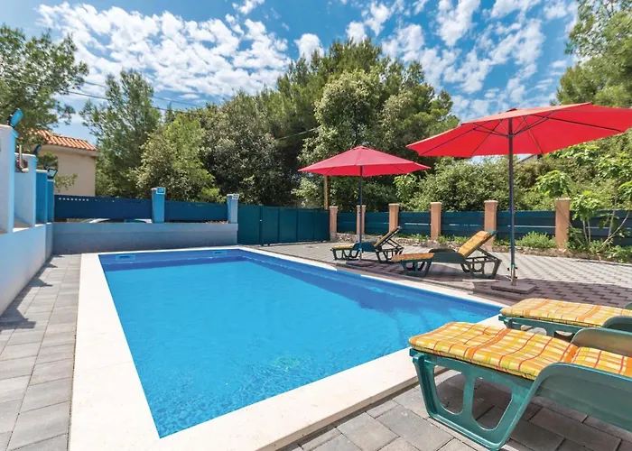 Дом отдыха Four-bedroom In *