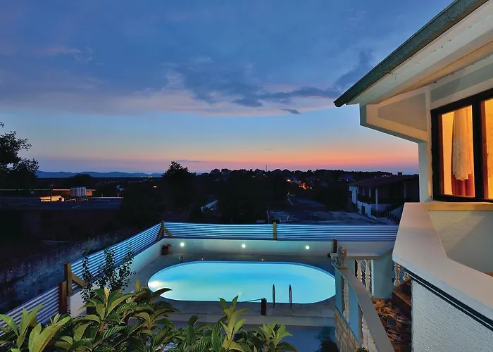 Дом отдыха Four-bedroom In