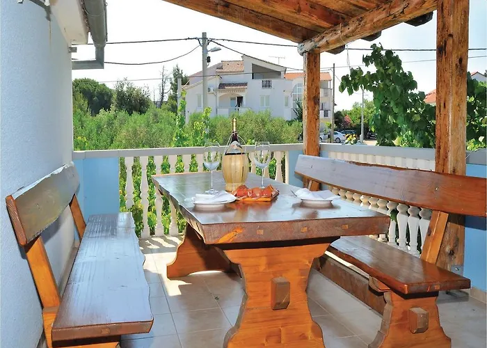 Дом отдыха Four-bedroom In Пакоштане