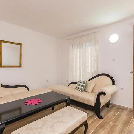 Four-bedroom In Prázdninový dům