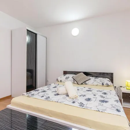 Four-bedroom In Prázdninový dům