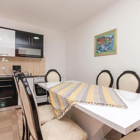 Prázdninový dům Four-bedroom In