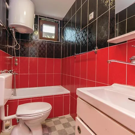 Prázdninový dům Four-bedroom In Pakoštane
