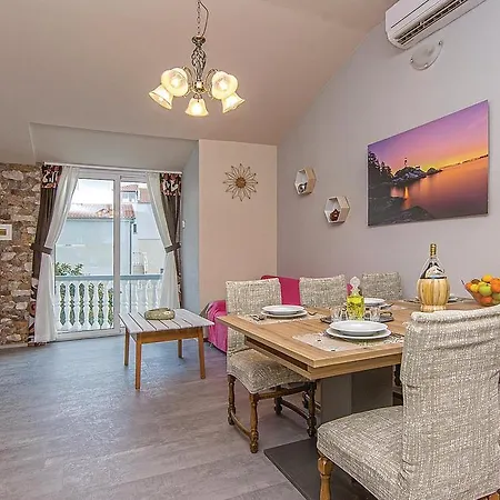 Four-bedroom In Pakoštane