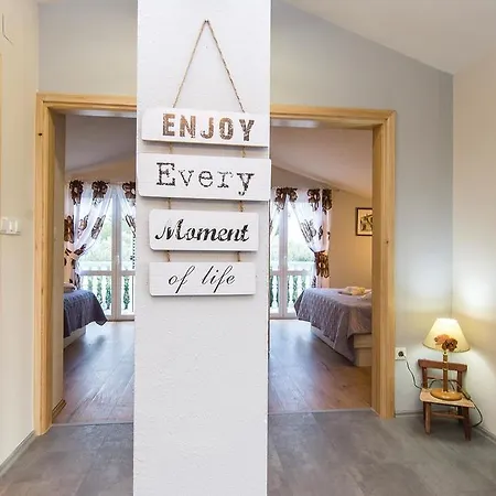 Four-bedroom In Prázdninový dům Pakoštane