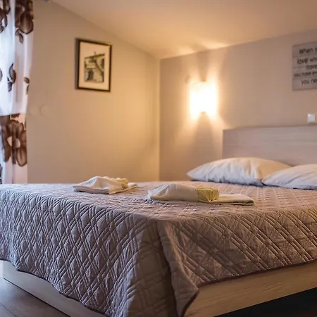 Four-bedroom In Pakoštane