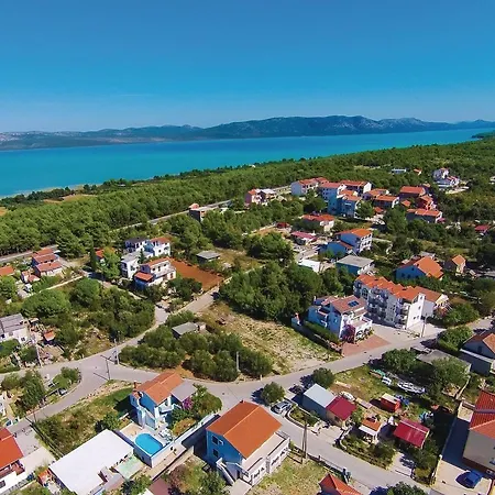Four-bedroom In Pakoštane
