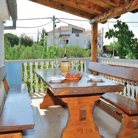 Prázdninový dům Four-bedroom In Pakoštane