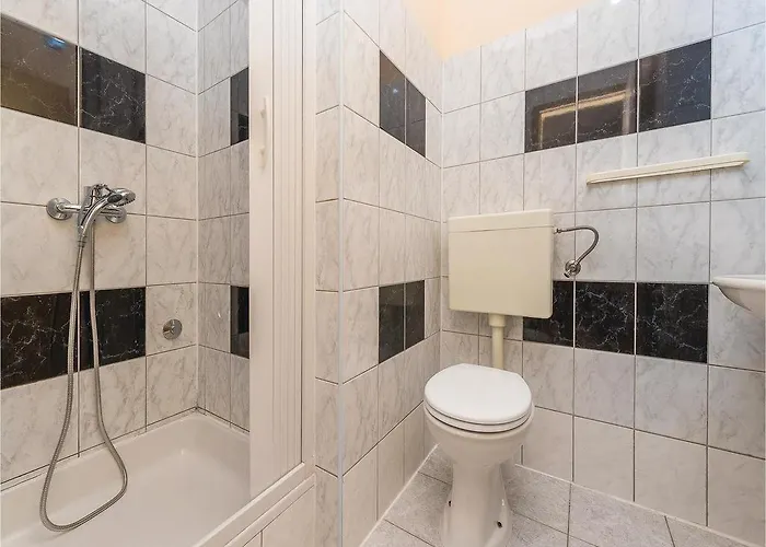 Vikendica Four-bedroom In Pakostane